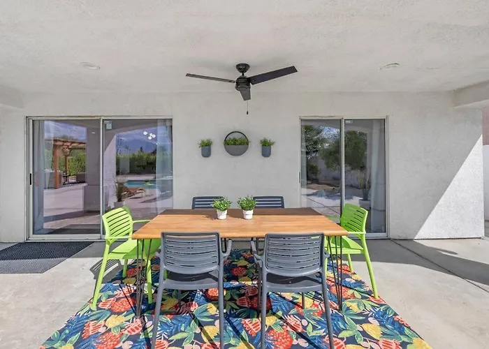 Desert Oasis-Large Pool & Spa, Firepit, Gameroom, Hammocks
